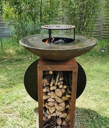 Chic Au Bois Joli Piscine Privee 4 4 Kms De Bergerac, Dans Le Perigord Pourpre Lembras
