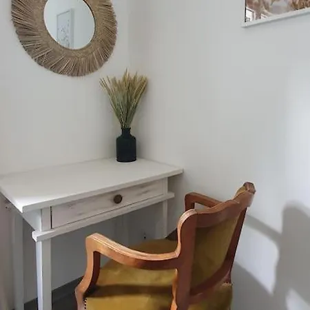 Hotel Chic Au Bois Joli Piscine Privee 4 4 Kms De Bergerac, Dans Le Perigord Pourpre 3*