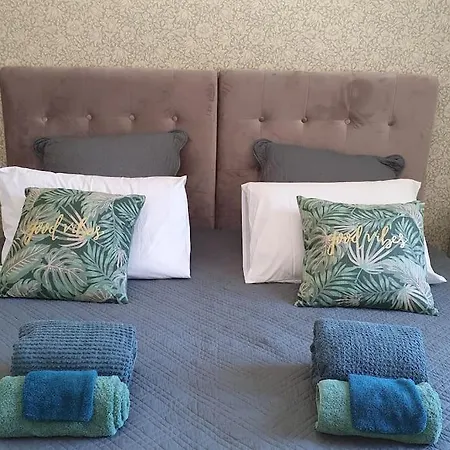 Hotel Chic Au Bois Joli Piscine Privee 4 4 Kms De Bergerac, Dans Le Perigord Pourpre Lembras